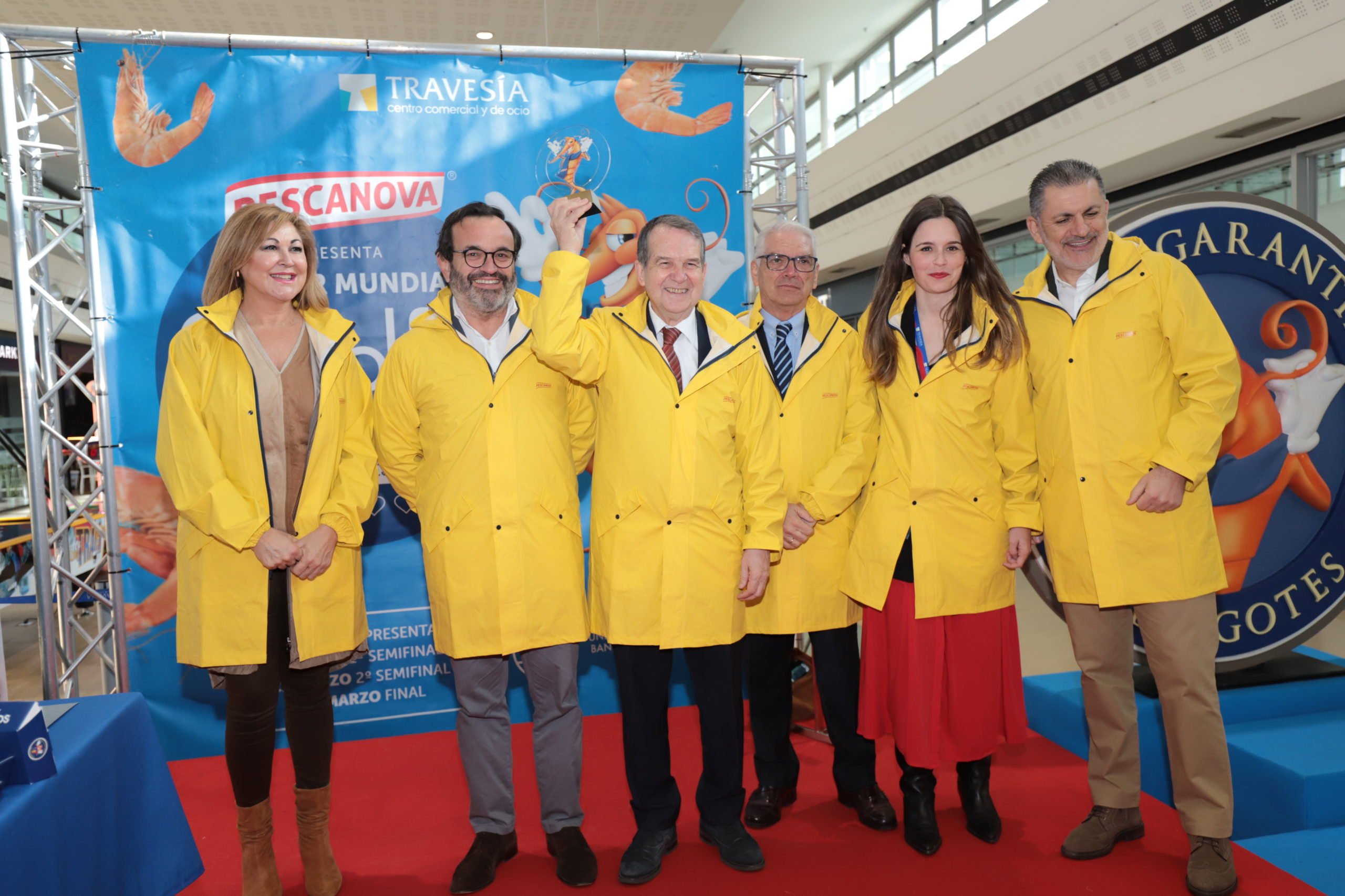 De izquierda a derecha, Yolanda Aguiar, Ignacio González, Abel Caballero, Iván Martínez, Angélica Falagán y Ángel Rivas